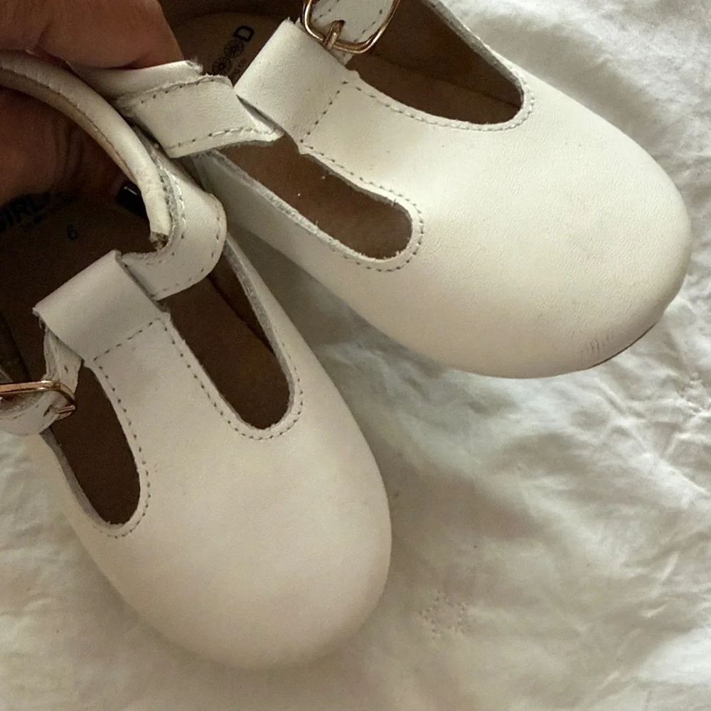 Girlhood White Kids Dress Shoes size 6